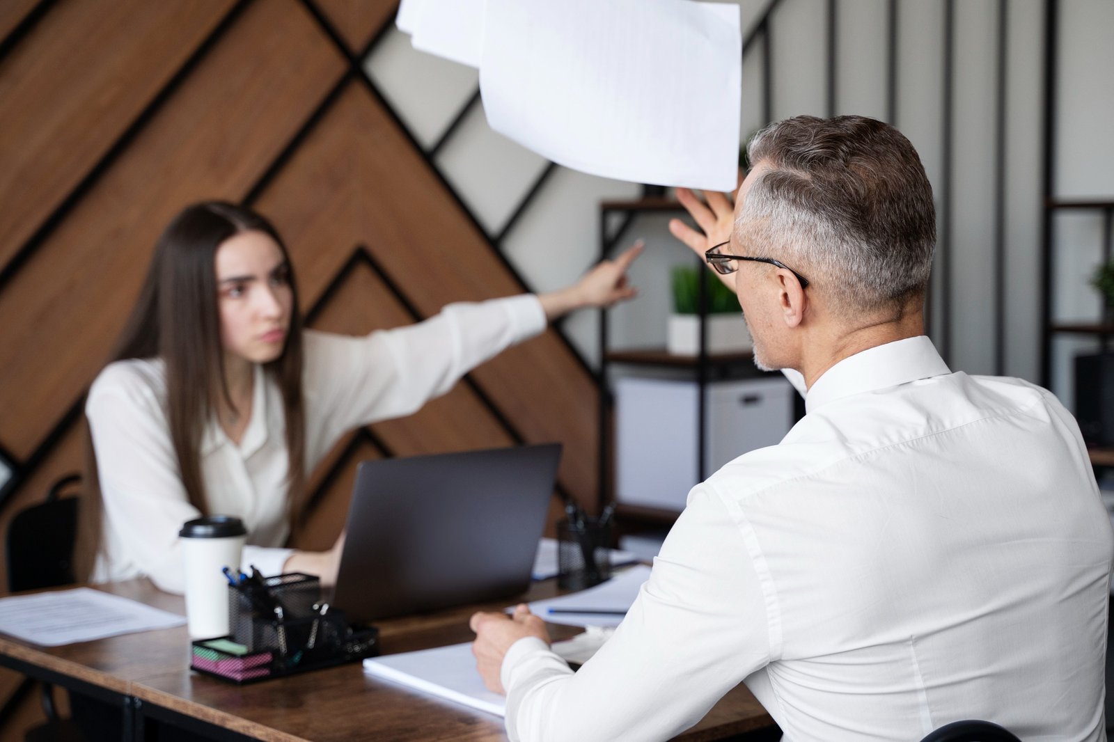 ¿Vale la pena aceptar un empleo por debajo de tu perfil profesional?